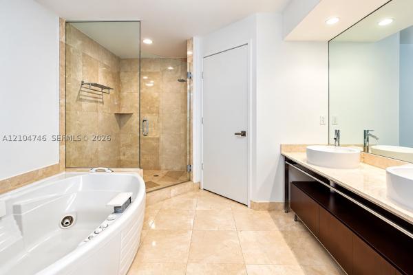 Sayan, 16275 Collins Ave #2502, Sunny Isles Beach, Florida 33160, image 1