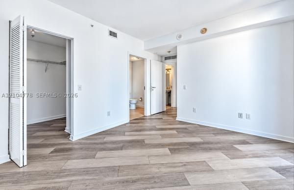 Met 1, 300 S Biscayne Blvd #T-2407, Miami, Florida 33131, image 1