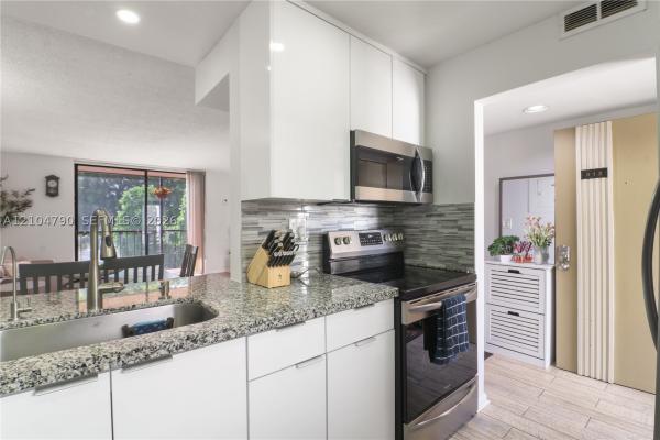 8075 SW 107th Ave #312, Unincorporated Dade County, Florida 33173, image 1