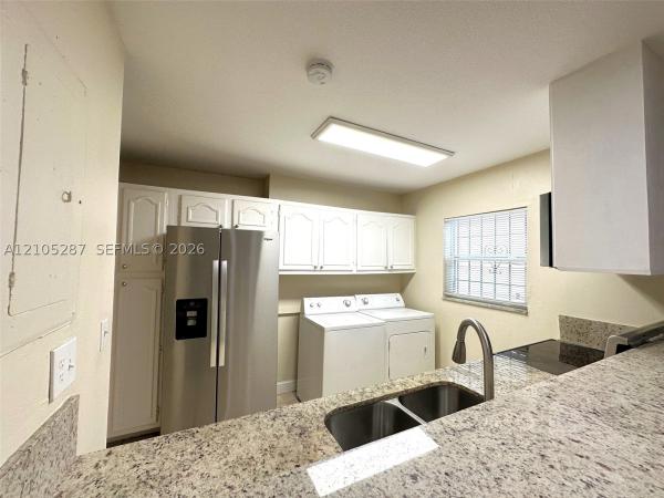 Loch Lomond East, 6731 Kingsmoor Way, Miami Lakes, Florida 33014, image 1