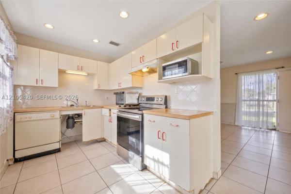 4415 SW 112th Pl, Unincorporated Dade County, Florida 33165, image 1