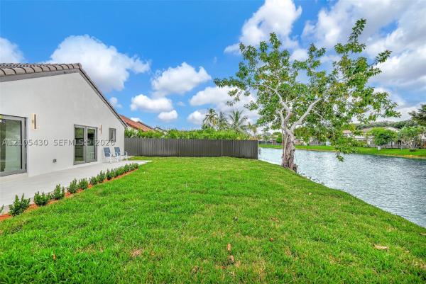 6611 SW 127th Path, Unincorporated Dade County, Florida 33183, image 1