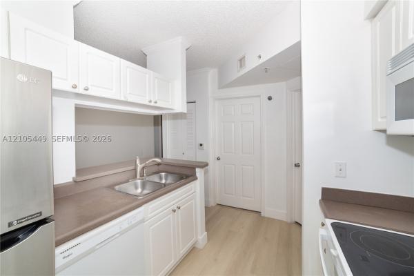 Porto Bellagio, 17145 N Bay Rd #4203, Sunny Isles Beach, Florida 33160, image 1
