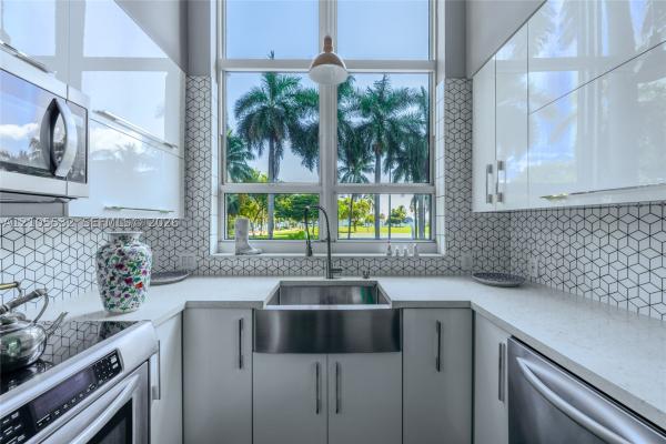 Cite On The Bay East, 2000 N Bayshore Dr #110, Miami, Florida 33137, image 1