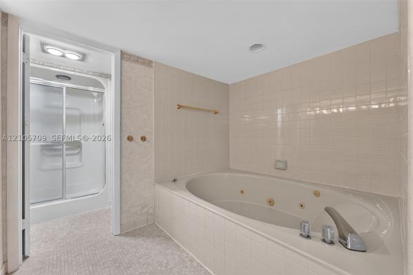 Anchor Bay Club, 300 Three Islands Blvd #516, Hallandale Beach, Florida 33009, image 1