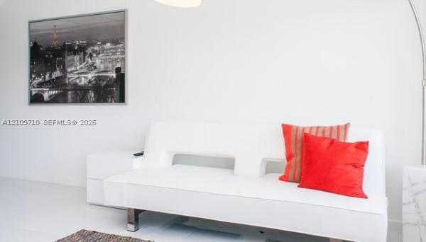 Elisa, 801 15th St #208, Miami Beach, Florida 33139, image 1