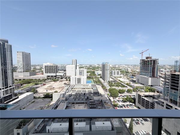 Paramount Miami Worldcenter, 851 NE 1st Ave #2406, Miami, Florida 33132, image 1