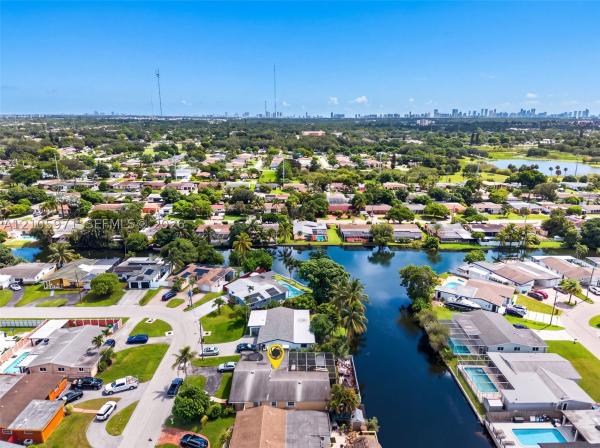 Miramar Isles, 6604 Coconut Dr, Miramar, Florida 33023, image 1