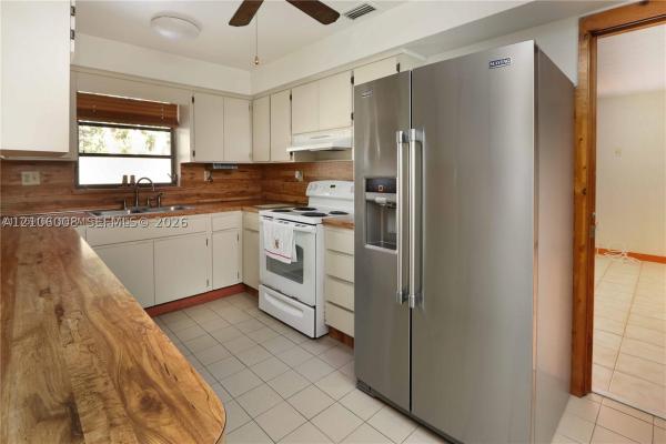Kraftlawn, 868 W 34th St, Hialeah, Florida 33012, image 1