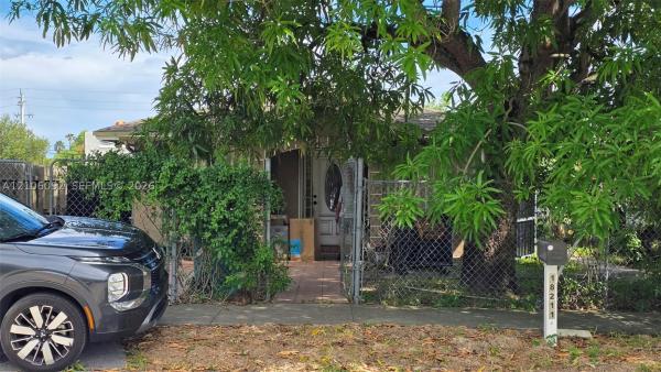 18211 SW 102nd Ave, Unincorporated Dade County, Florida 33157, image 1