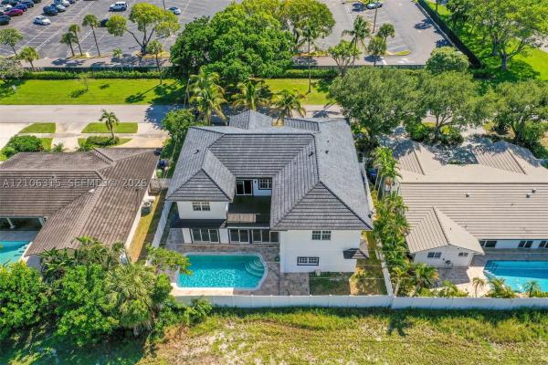 Coral Ridge Country Club, 2319 NE 35th Dr, Fort Lauderdale, Florida 33308, image 1