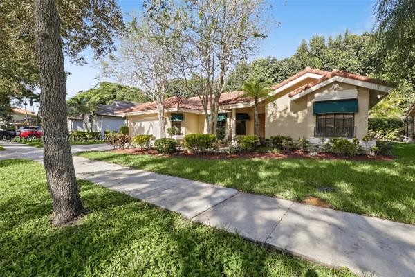 Executive 1 At Country Isles, 1725 Lakeshore Cir, Weston, Florida 33326, image 1