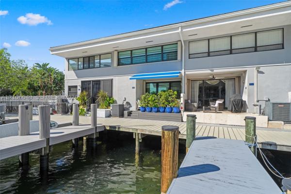 Poinciana Island Yacht & Racquet Club, 216 Poinciana Dr #206, Sunny Isles Beach, Florida 33160, image 1