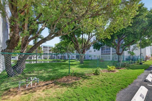 Danians North, 604 NE 2nd St #317, Dania Beach, Florida 33004, image 1