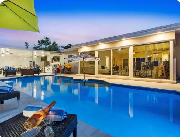 Beach Heights, 561 NE 172nd St, North Miami Beach, Florida 33162, image 1