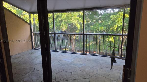 450 Commodore Dr #311, Sunrise, Florida 33325, image 1