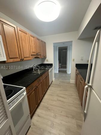 Racquet Club At Bonaventure, 240 Lakeview Dr #209, Weston, Florida 33326, image 1