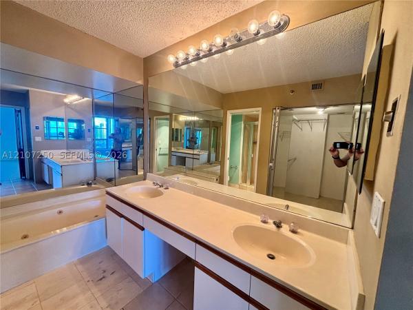 Mystic Pointe Tower 300, 3600 Mystic Pointe Dr #1717, Aventura, Florida 33180, image 1