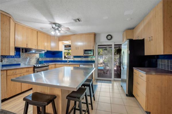 Westfield, 2051 NE 68th St, Fort Lauderdale, Florida 33308, image 1