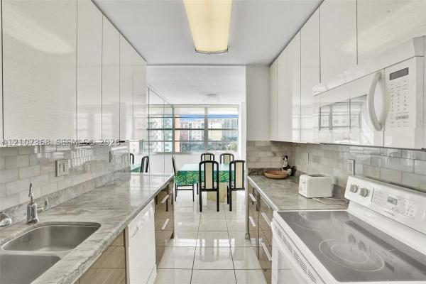 Winston Towers 200, 251 174th St #415, Sunny Isles Beach, Florida 33160, image 1