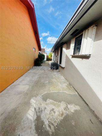 Alameda Jardins, 2549 W 73rd Pl, Hialeah, Florida 33016, image 1