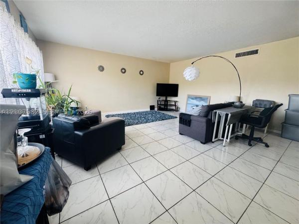 Sutton House, 11855 NE 19th Dr #22, North Miami, Florida 33181, image 1