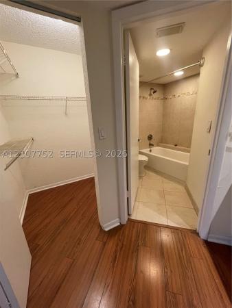 LakeView Club, 2831 N Oakland Forest Dr #211, Oakland Park, Florida 33309, image 1
