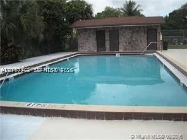 6061 Shakerwood Cir #202, Tamarac, Florida 33319, image 1