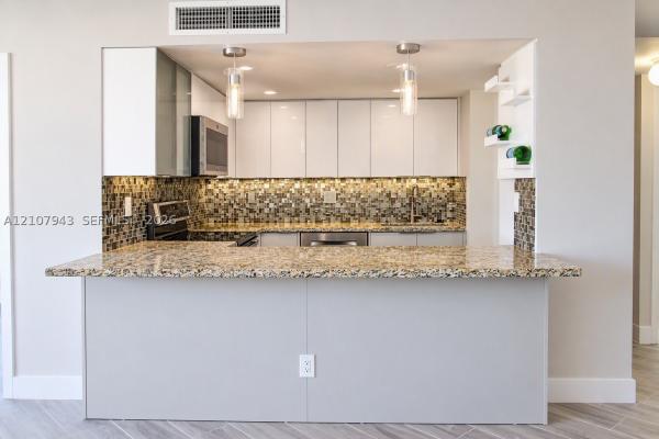 Winston Towers 200, 251 174th St #201, Sunny Isles Beach, Florida 33160, image 1
