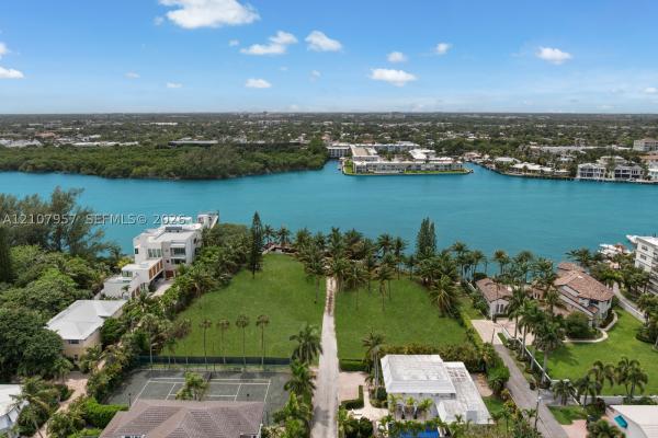 910 NE 24th St, Boca Raton, Florida 33431, image 1