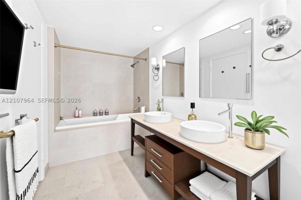 Icon Brickell Tower 3, 485 Brickell Ave #1907, Miami, Florida 33131, image 1