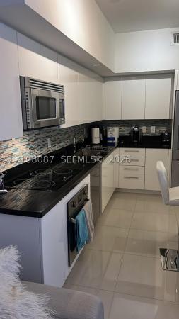 Mint At Riverfront, 92 SW 3rd St #5008, Miami, Florida 33130, image 1