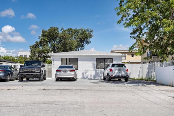 Holleman Manor, 1849 NW 35th St, Miami, Florida 33142, image 1