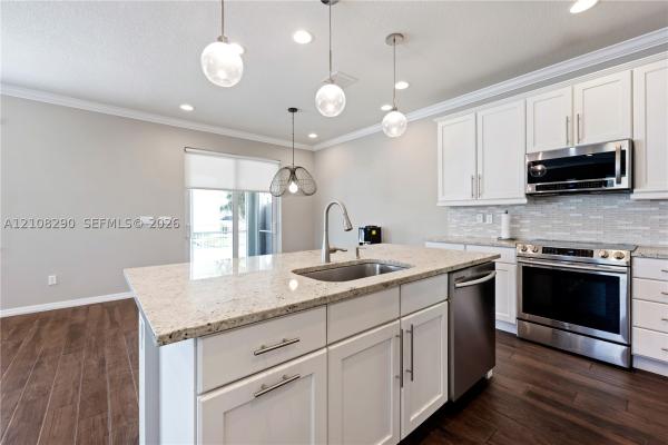 Parkview At Hillcrest, 945 Banyan Dr, Hollywood, Florida 33021, image 1