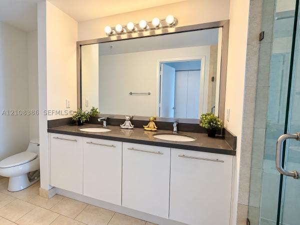 The Ivy At Riverfront, 90 SW 3rd St #2401, Miami, Florida 33130, image 1