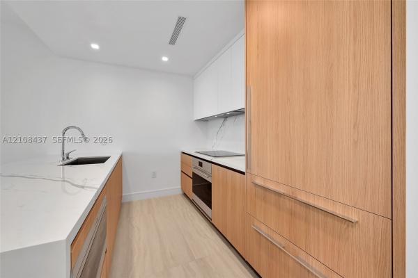 2300 Laguna Cir #2404, North Miami, Florida 33181, image 1