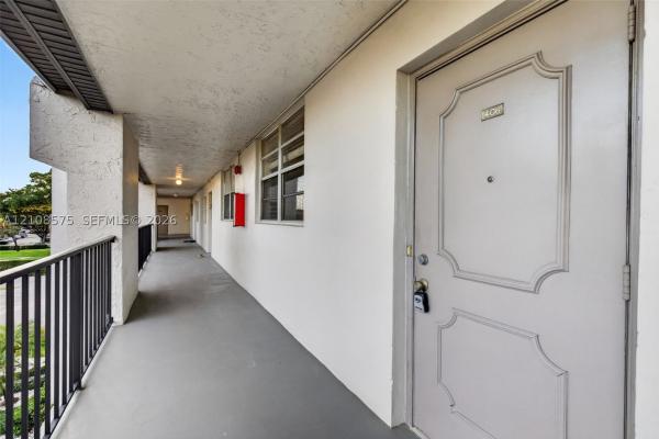 Poinciana Place Of Pine Island Ridge, 9470 Poinciana Pl #406, Davie, Florida 33324, image 1