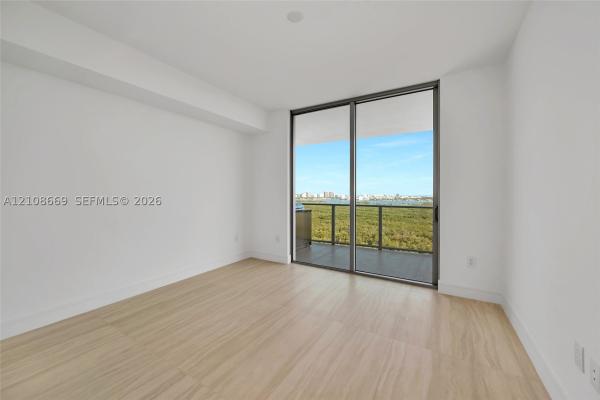 2411 Laguna Cir #1605, Miami, Florida 33181, image 1