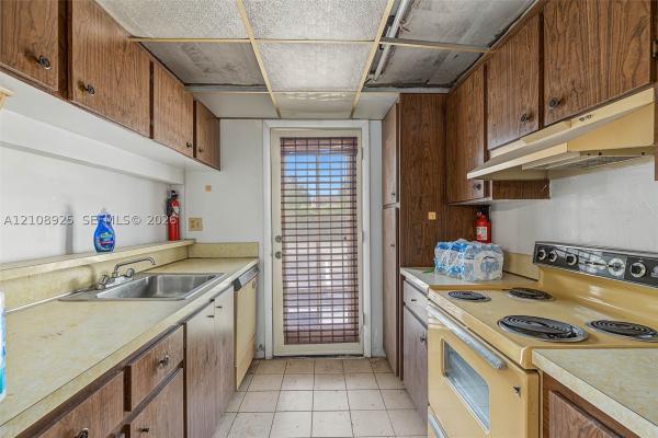 10840 SW 88th St #W1, Unincorporated Dade County, Florida 33176, image 1