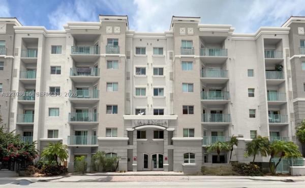 Valencia, 6001 SW 70th St #318, South Miami, Florida 33143, image 1