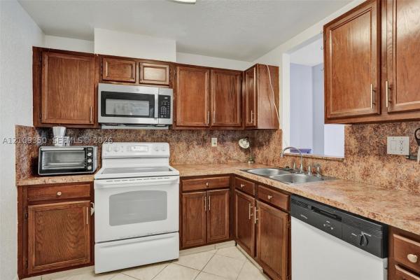 Country Club Tower Of Coral Springs, 10777 W Sample Rd #616, Coral Springs, Florida 33065, image 1