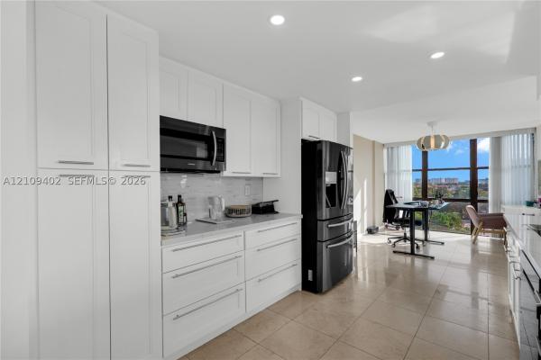 Oceanview Park, 800 Parkview Dr #831, Hallandale Beach, Florida 33009, image 1