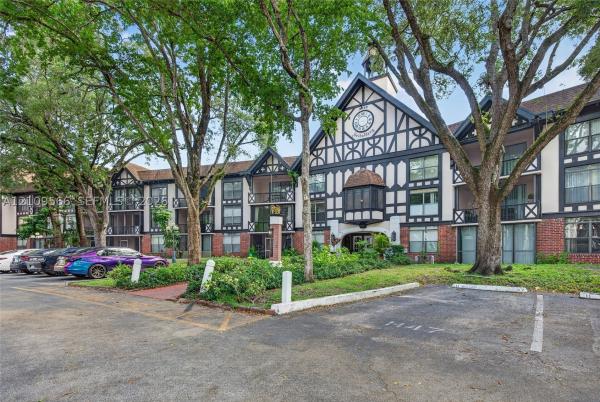 International Village At Inverrary, 3730 Inverrary Dr #2J, Lauderhill, Florida 33319, image 1