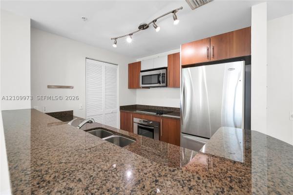 Met 1, 300 S Biscayne Blvd #T-1806, Miami, Florida 33131, image 1