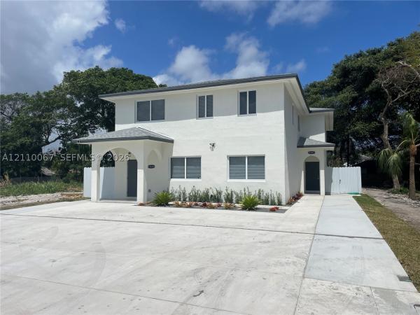 11939 SW 218th St, Unincorporated Dade County, Florida 33170, image 1