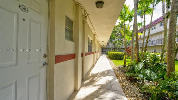 Villas Of Pinecrest, 8600 SW 67th Ave #905, Pinecrest, Florida 33156, image 1