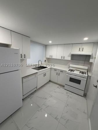 Venetian Gardens At Country Club Of Miami, 17911 NW 68th Ave #P-102, Hialeah, Florida 33015, image 1
