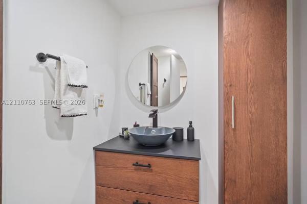 Brickell Place, 1901 Brickell Ave #B1706, Miami, Florida 33129, image 1