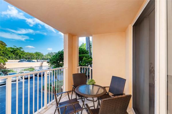 The Yacht Club At Aventura, 19655 E Country Club Dr #6207, Aventura, Florida 33180, image 1