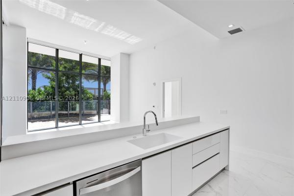 1170 E Hallandale Bch #608, Hallandale Beach, Florida 33009, image 1